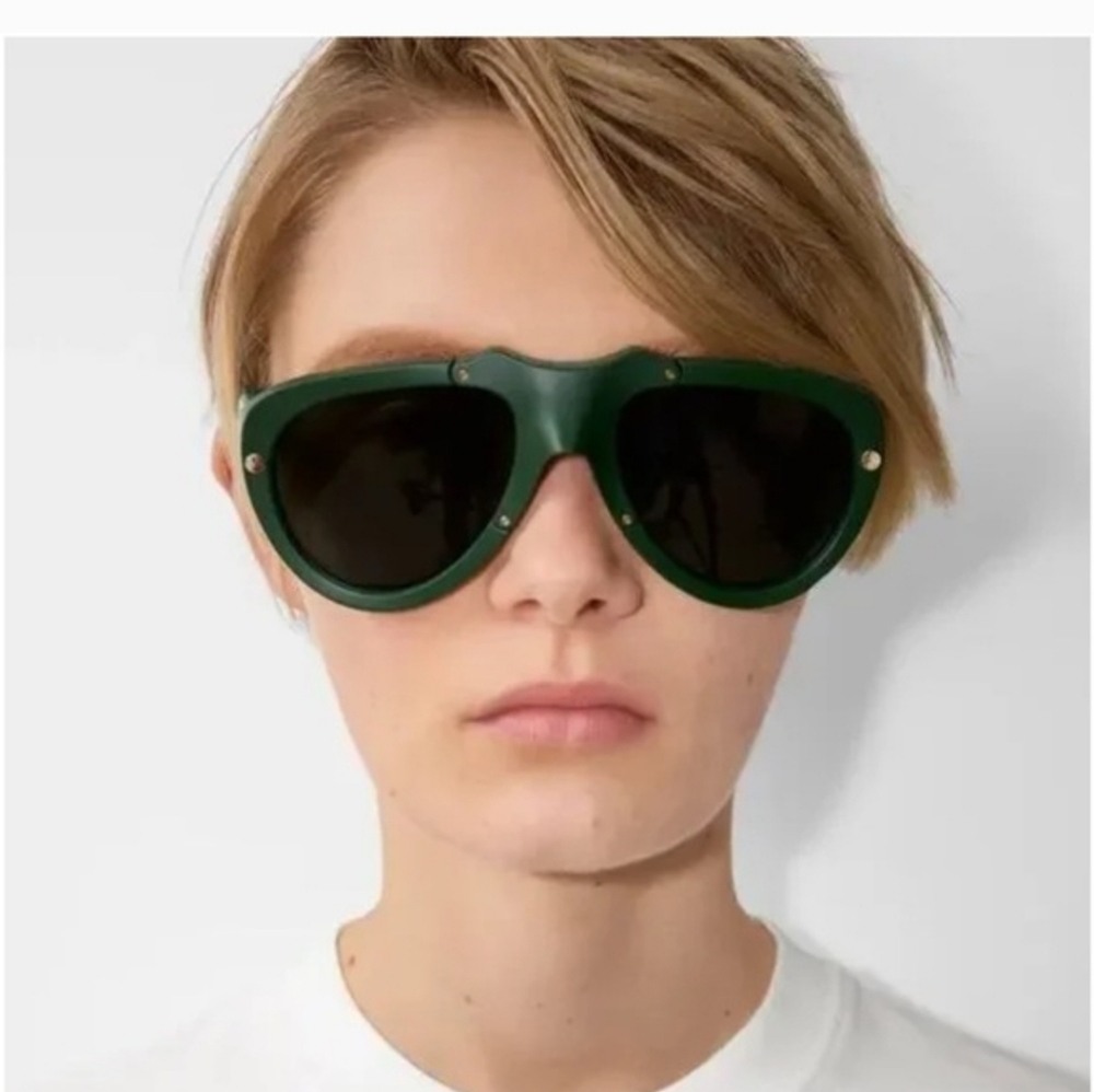 Burberry 57 MM Pilot Sunglasses in Olive Green - Picture 7 of 9